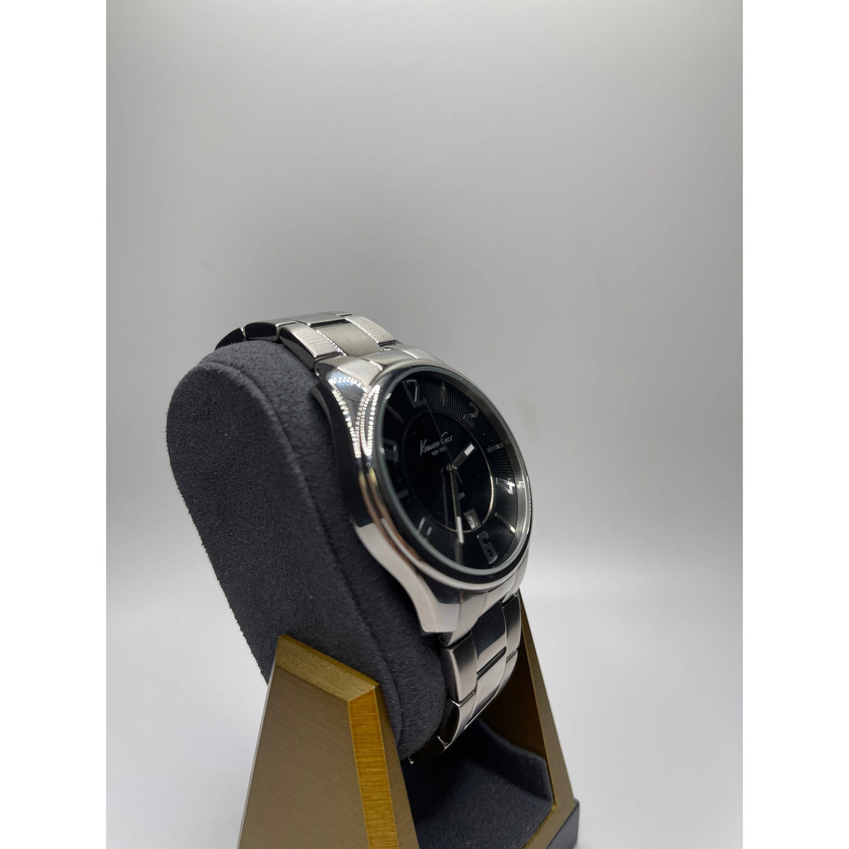 Kenneth Cole Men's Black Dial Silver Tone Stainless Steel Bracelet Watch KC3941