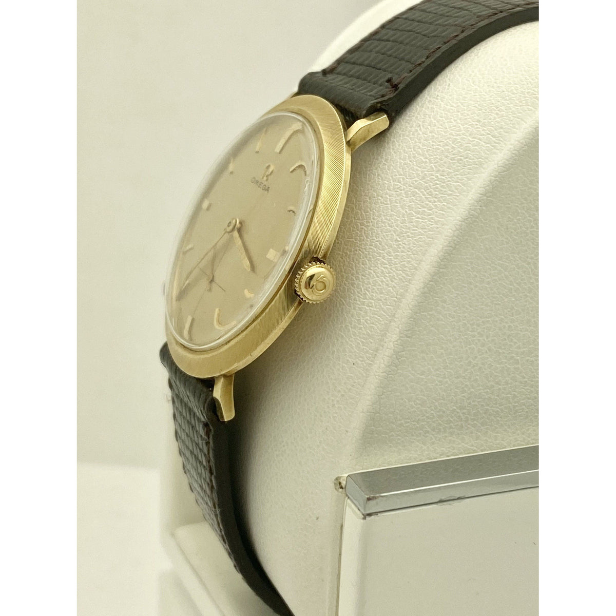 Omega Men's 14K Yellow Gold Vintage Mechanical Lizard Strap Watch N6614