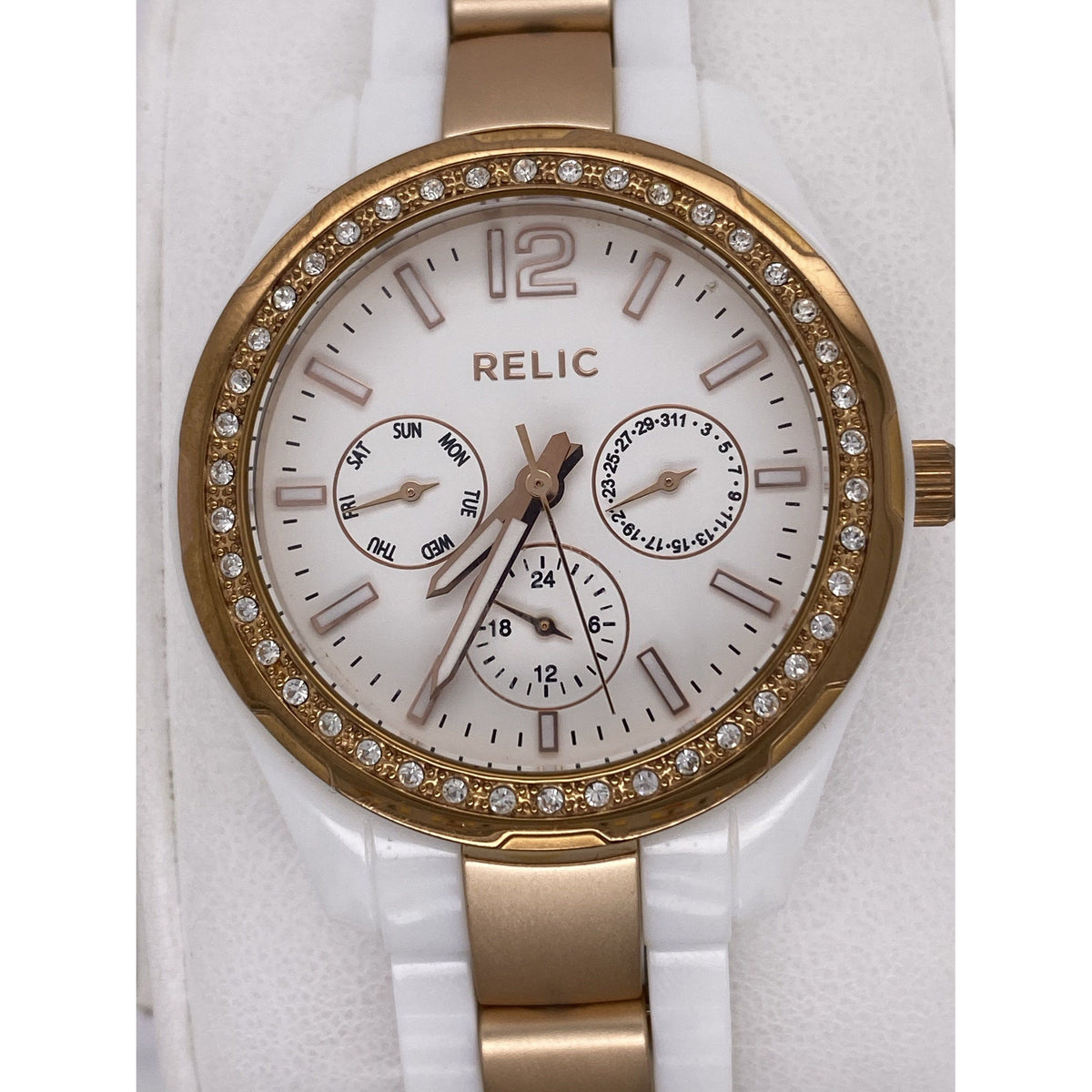 Relic White Dial Stainless Steel Case Resin Two Tone Band Watch 111107