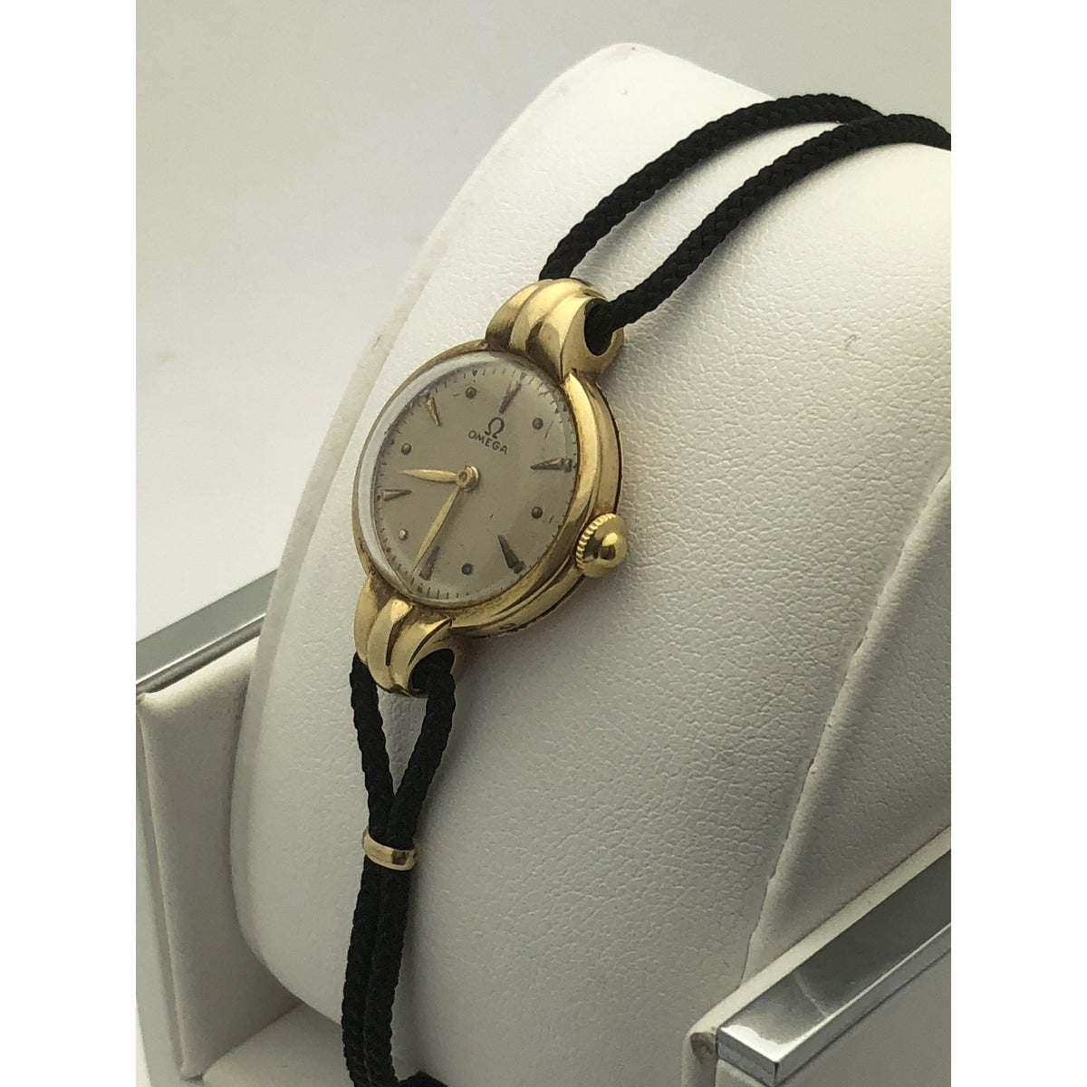 Omega Ladies Beige Dial Gold Tone Stainless Steel Case Watch 29014