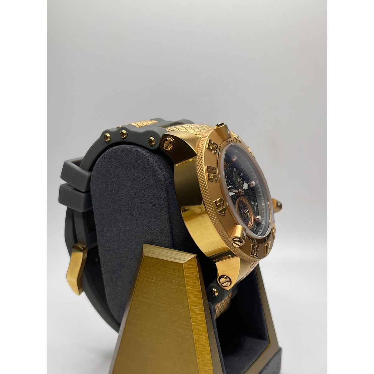 Invicta SubAqua Men's Dark Gray Dial Gray Rubber Strap Quartz Watch 15805