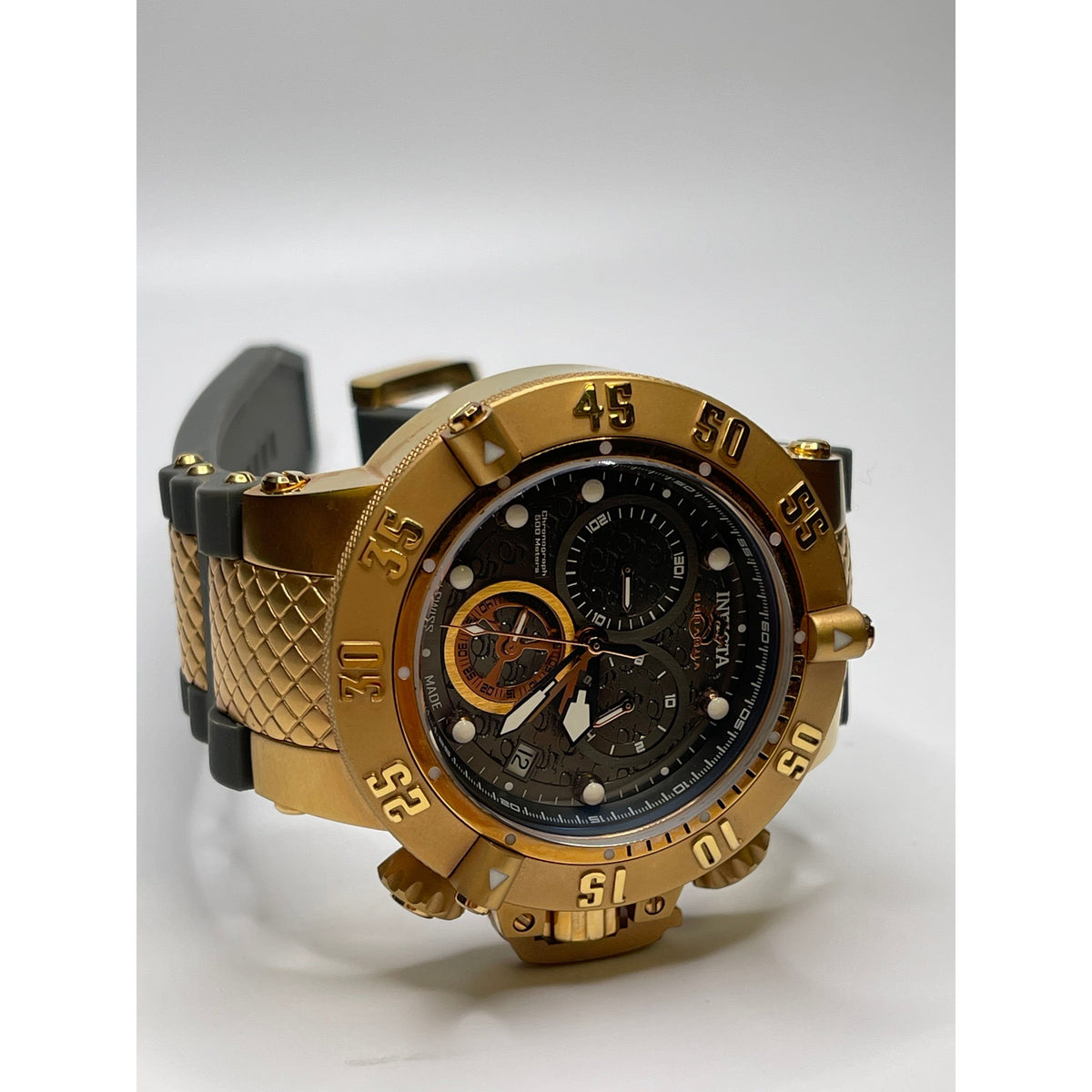 Invicta SubAqua Men's Dark Gray Dial Gray Rubber Strap Quartz Watch 15805