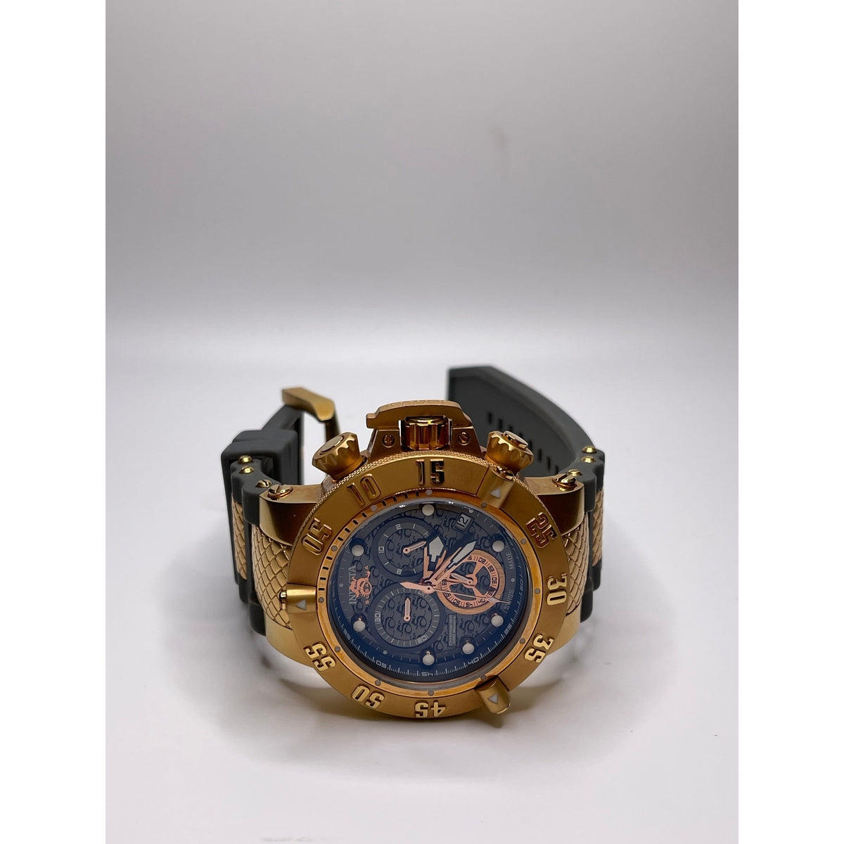 Invicta SubAqua Men's Dark Gray Dial Gray Rubber Strap Quartz Watch 15805