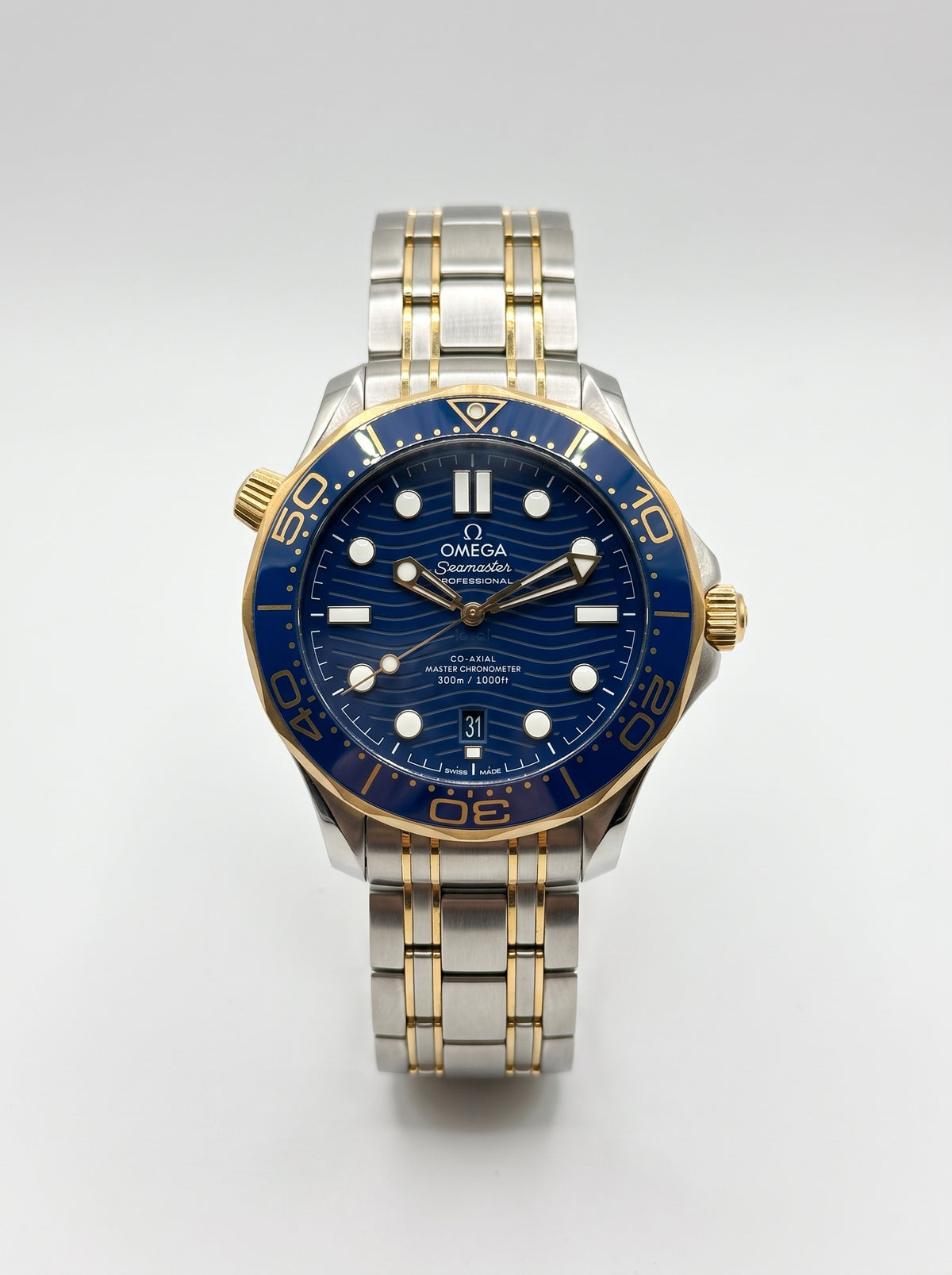 Omega Seamaster Diver 300M 42mm Steel/Yellow Gold Men's Watch 21020422003001 / 210.20.42.20.03.001