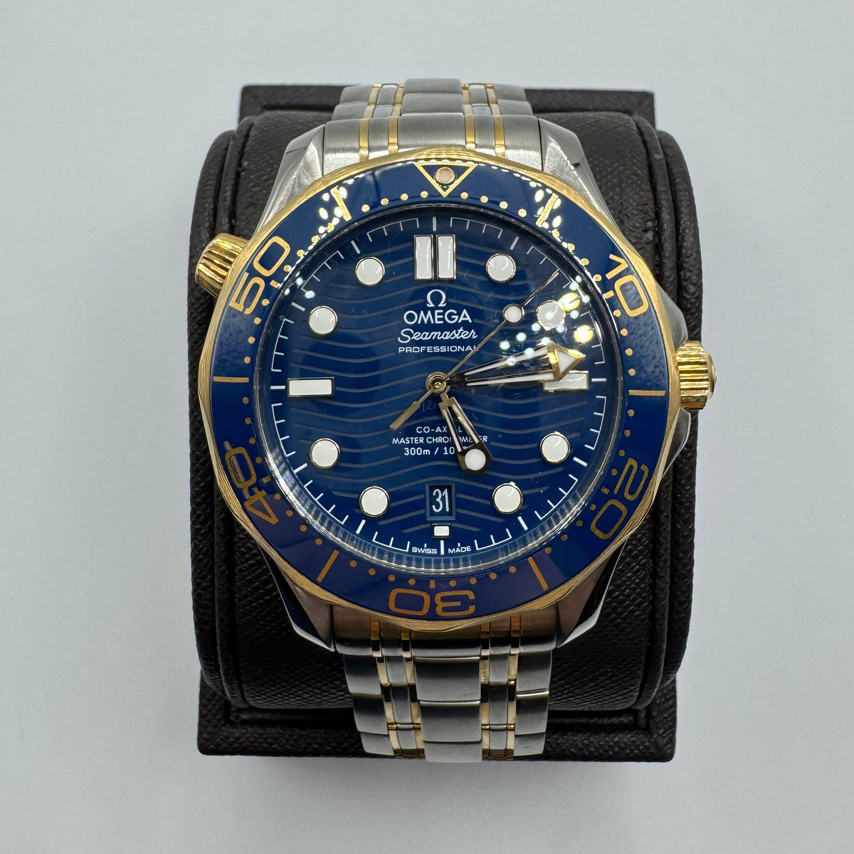 Omega Seamaster Diver 300M 42mm Steel/Yellow Gold Men's Watch 21020422003001 / 210.20.42.20.03.001
