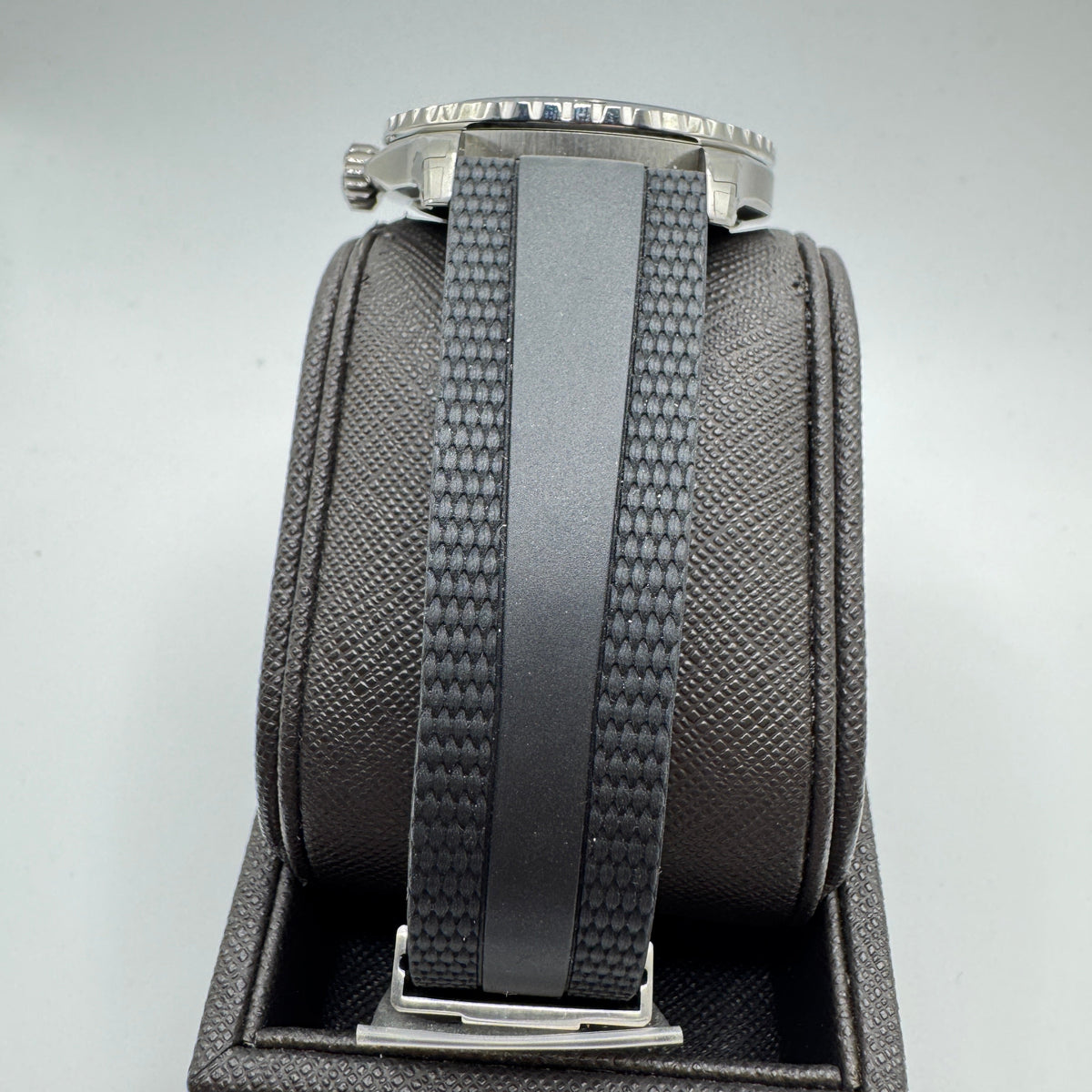 Breitling Superocean Automatic 42 Blue Rubber Strap Watch A17375E71G1S1 / A17375