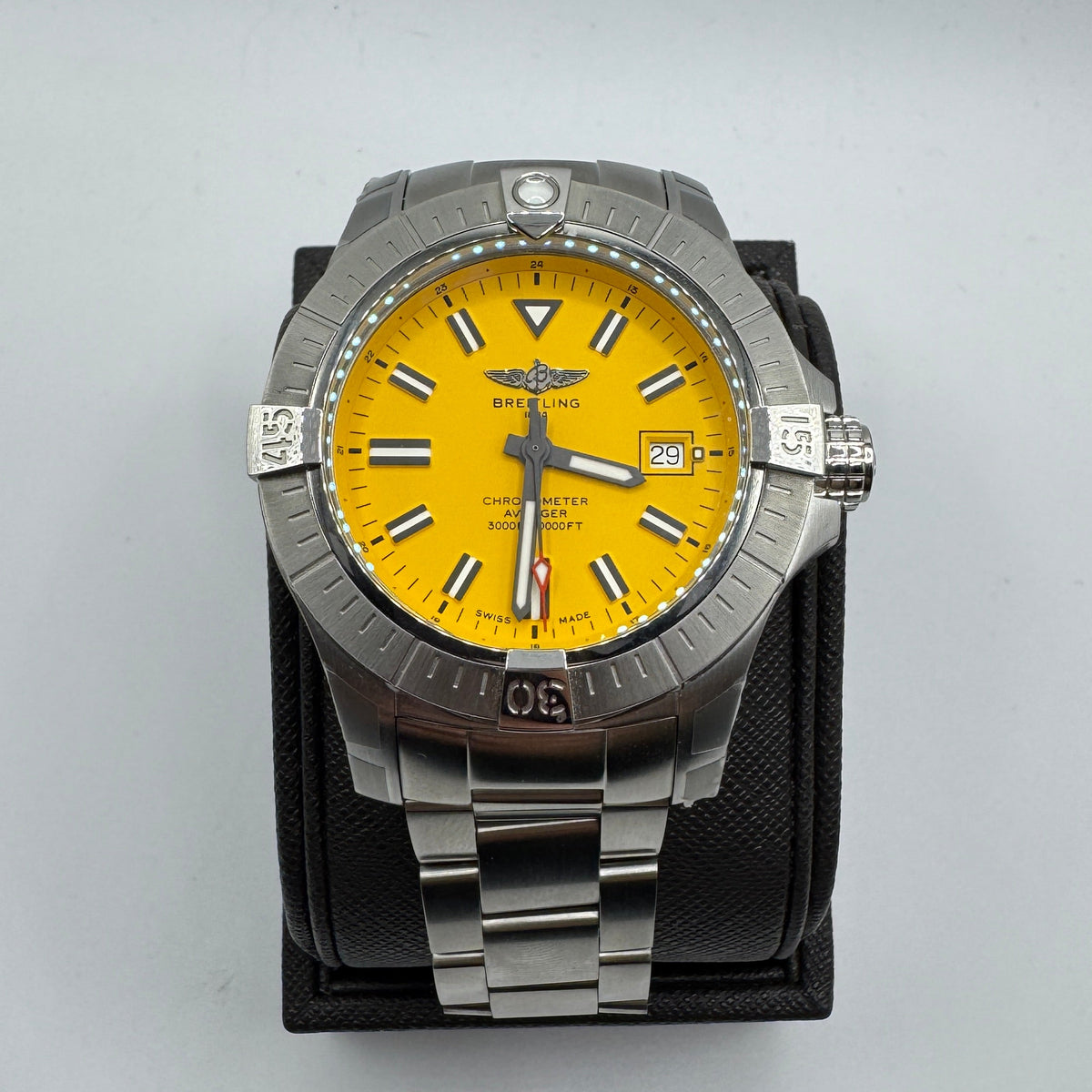 Breitling Avenger Automatic 45 Seawolf Yellow Dial Men's Watch A17319101I1A1 / A17319