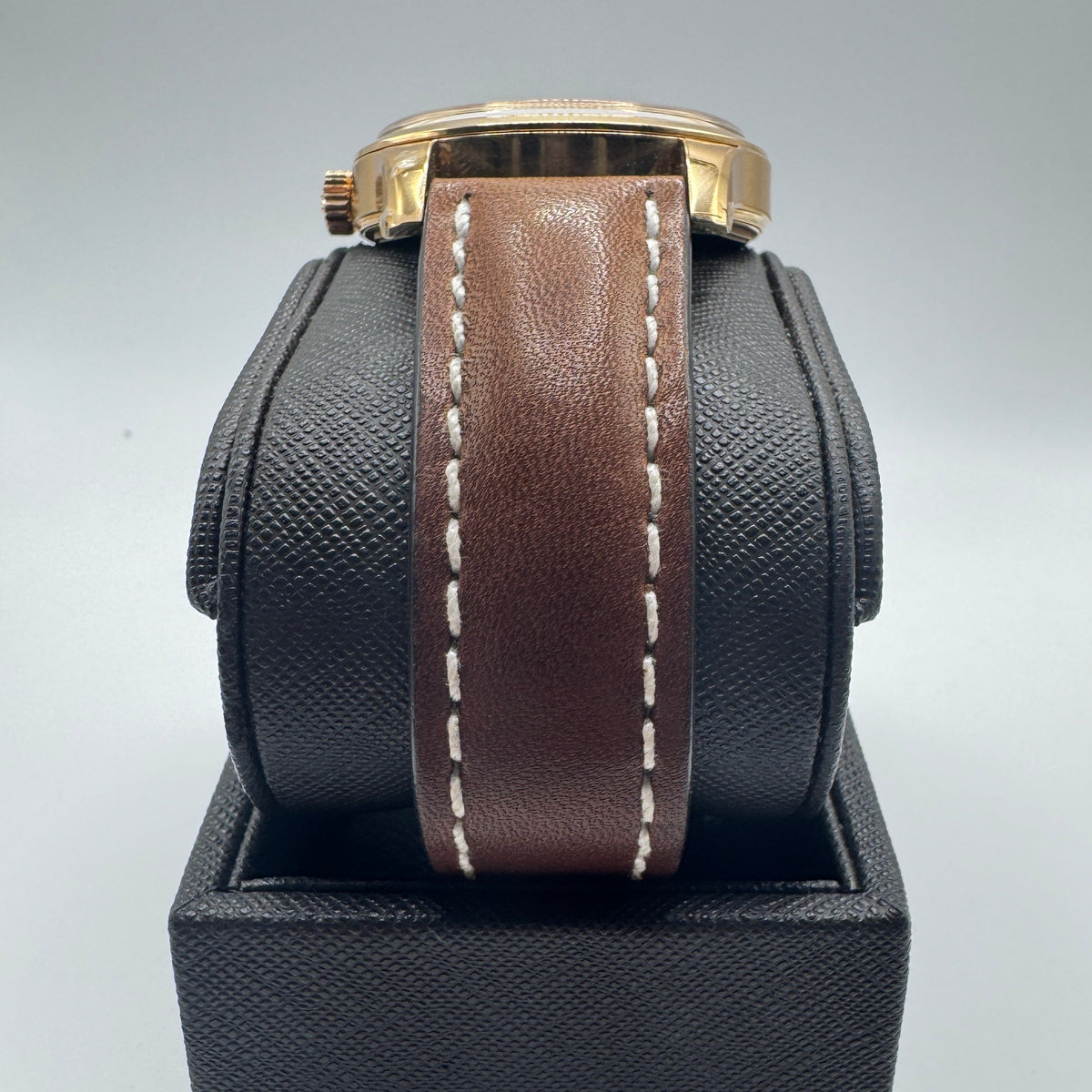 Breitling Transocean Day & Date 43mm 18K Gold Brown Leather Watch R4531012 / R45310121G1P1