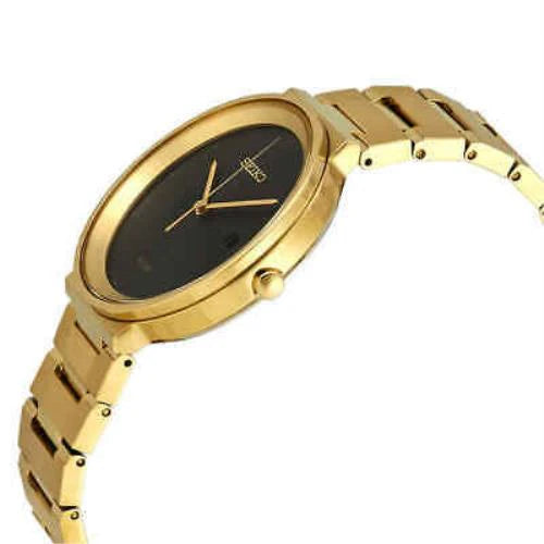 SNE482 Store Display Model