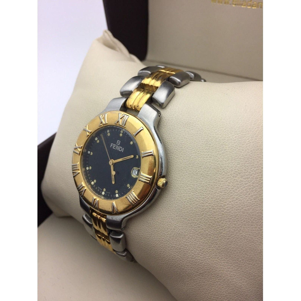 Fendi Orologi Black Dial Date Swiss Made Unisex Watch Model 900G