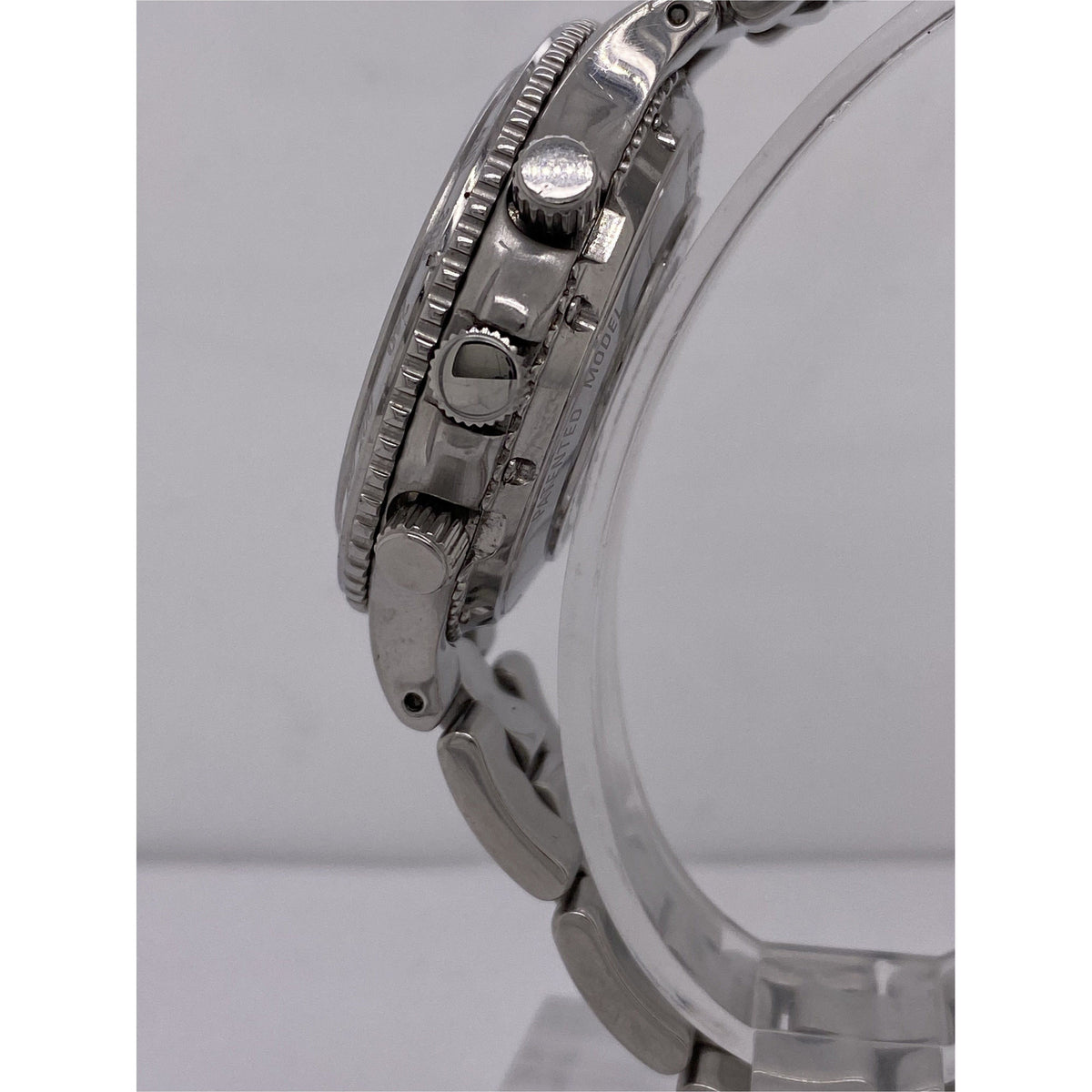 Raymond Weil Amadeus 200 Men's Automatic White Dial Silver Stainless Steel Bracelet Watch 7701A