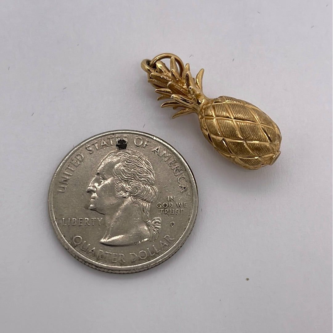 14K Yellow Gold Pineapple Charm Pendant P001