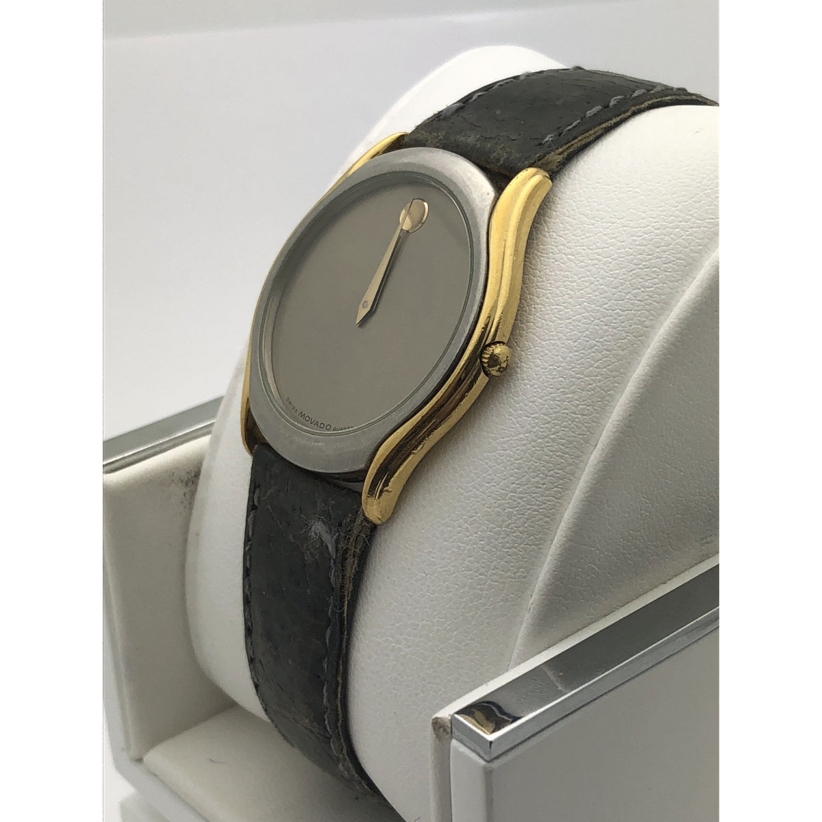 Movado Men's Gray Dial Gray Leather Strap Watch 0601805