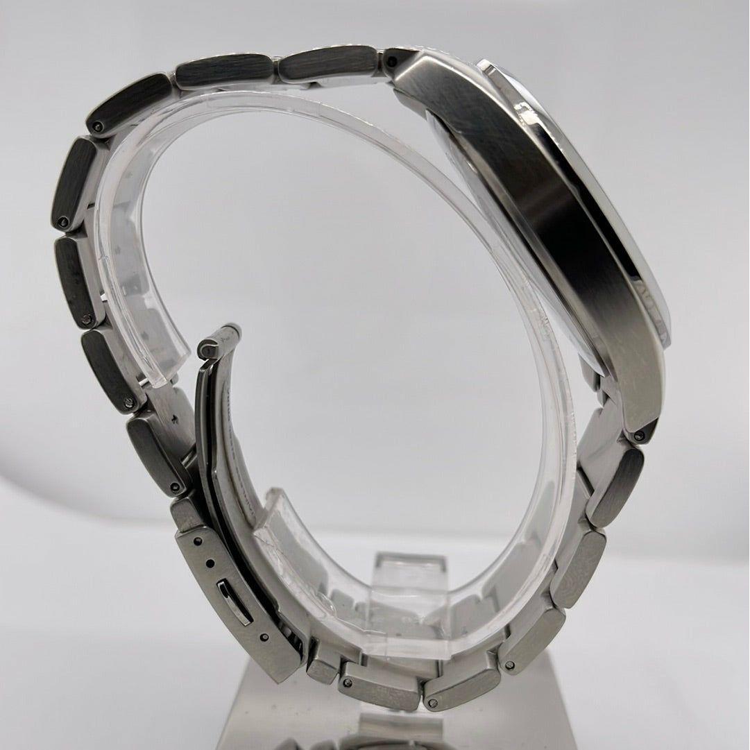 Guess Men's Steel Silver Tone Dial Silver Tone Bracelet Watch G10167G