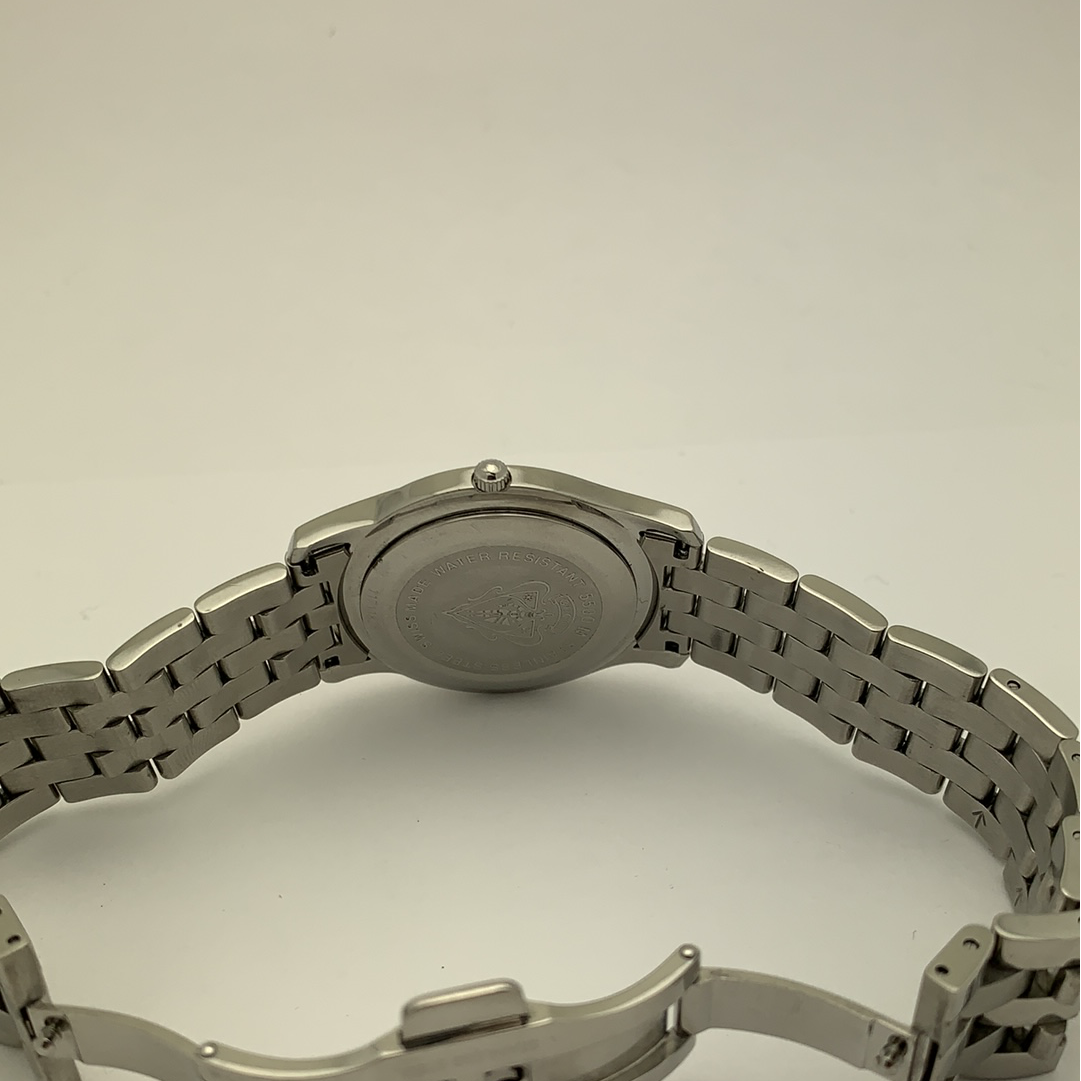 Gucci Unisex Silver Dial Stainless Steel Bracelet Watch 11711828