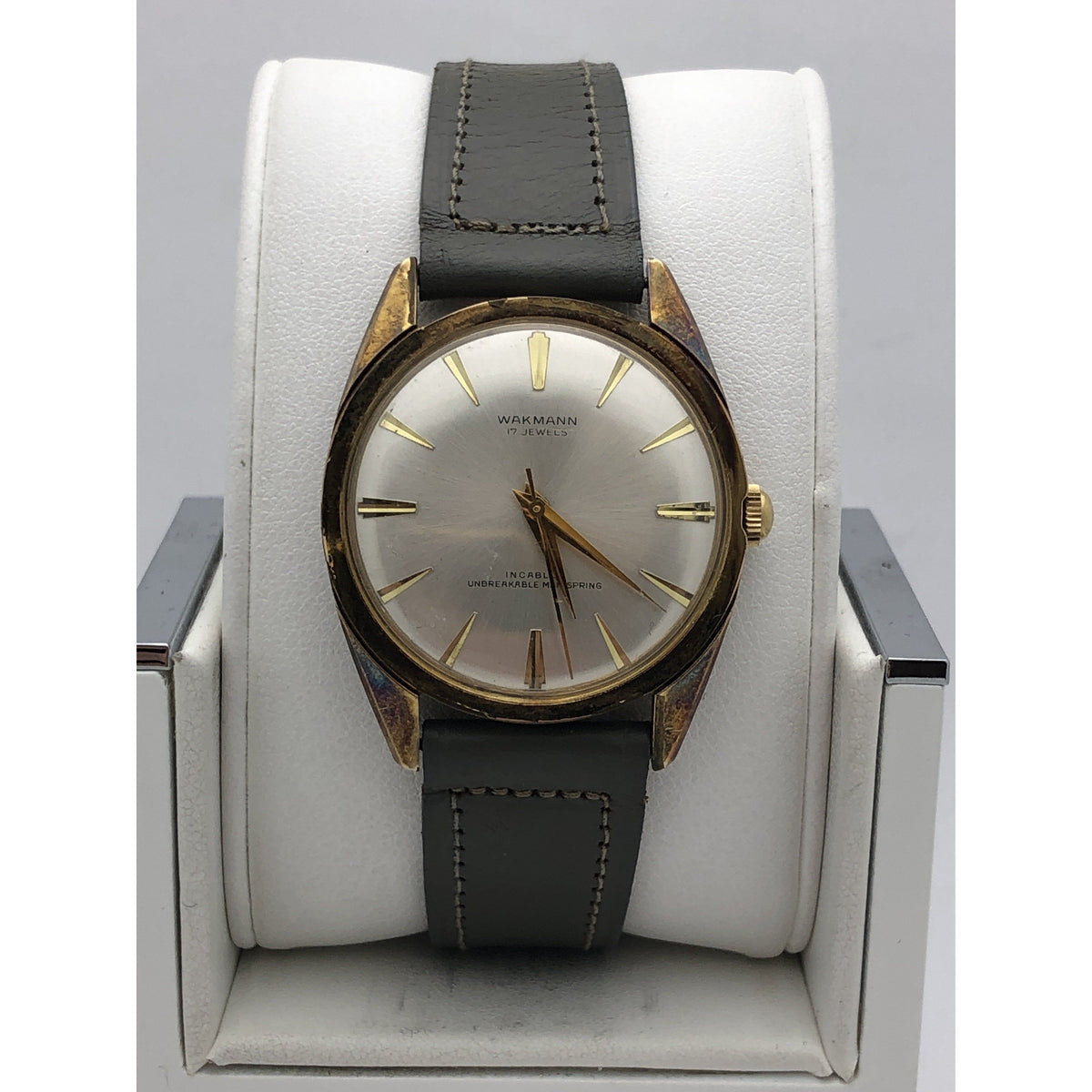 Walkman Light Gray Dial Gray Leather Racing Royal Strap Men's Watch